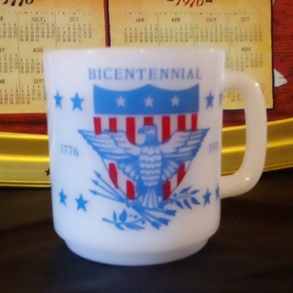 Bicentennial tin tray & milk glass mug EUC 1776 - 1976 USA - Picture 3 of 8